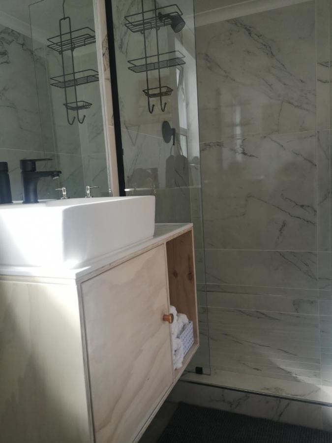 Secure, Private, Queen Room Close To Airport Puerto Elizabeth Exterior foto